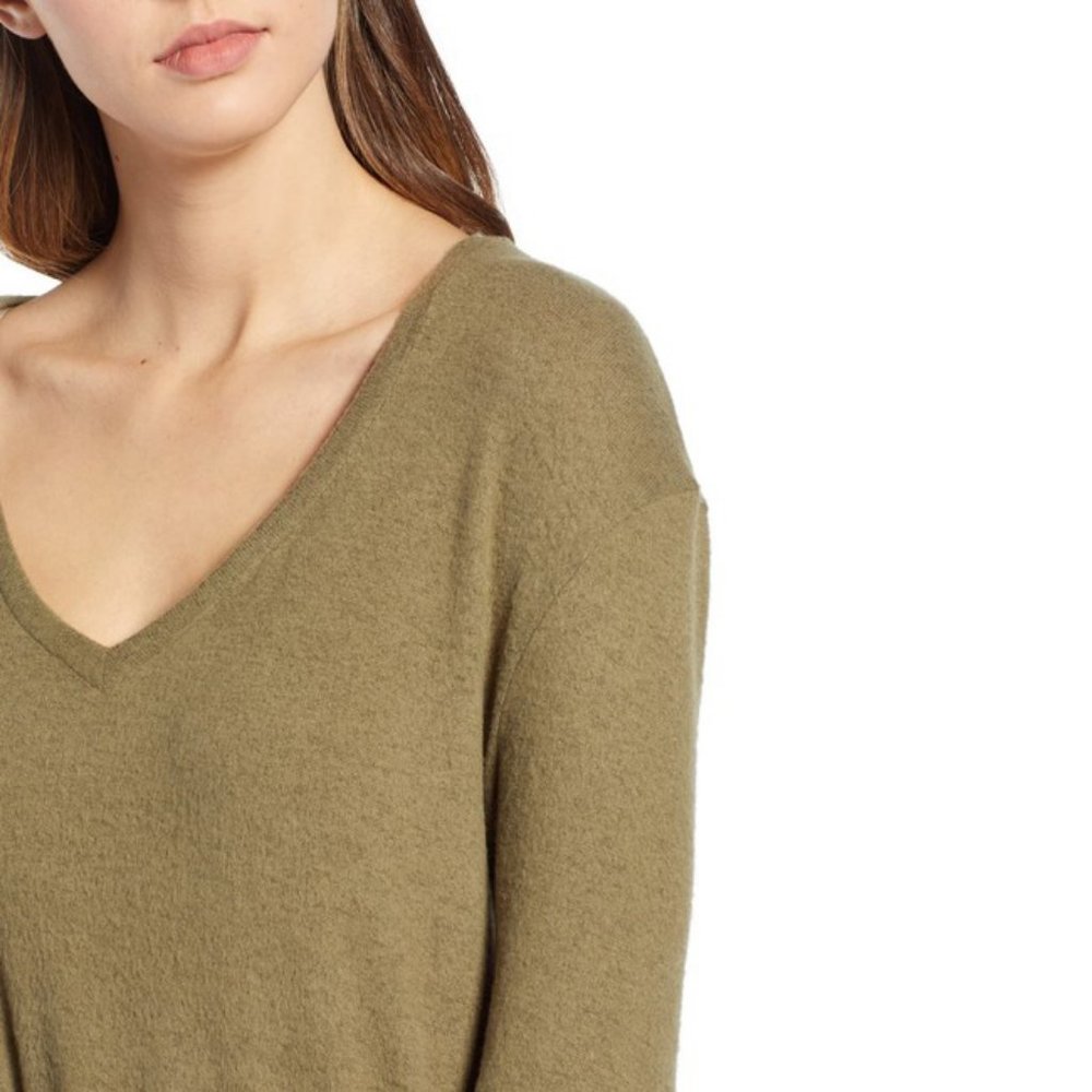 BP. Cozy V-Neck Sweater Olive Sz XS - Picture 4 of 4